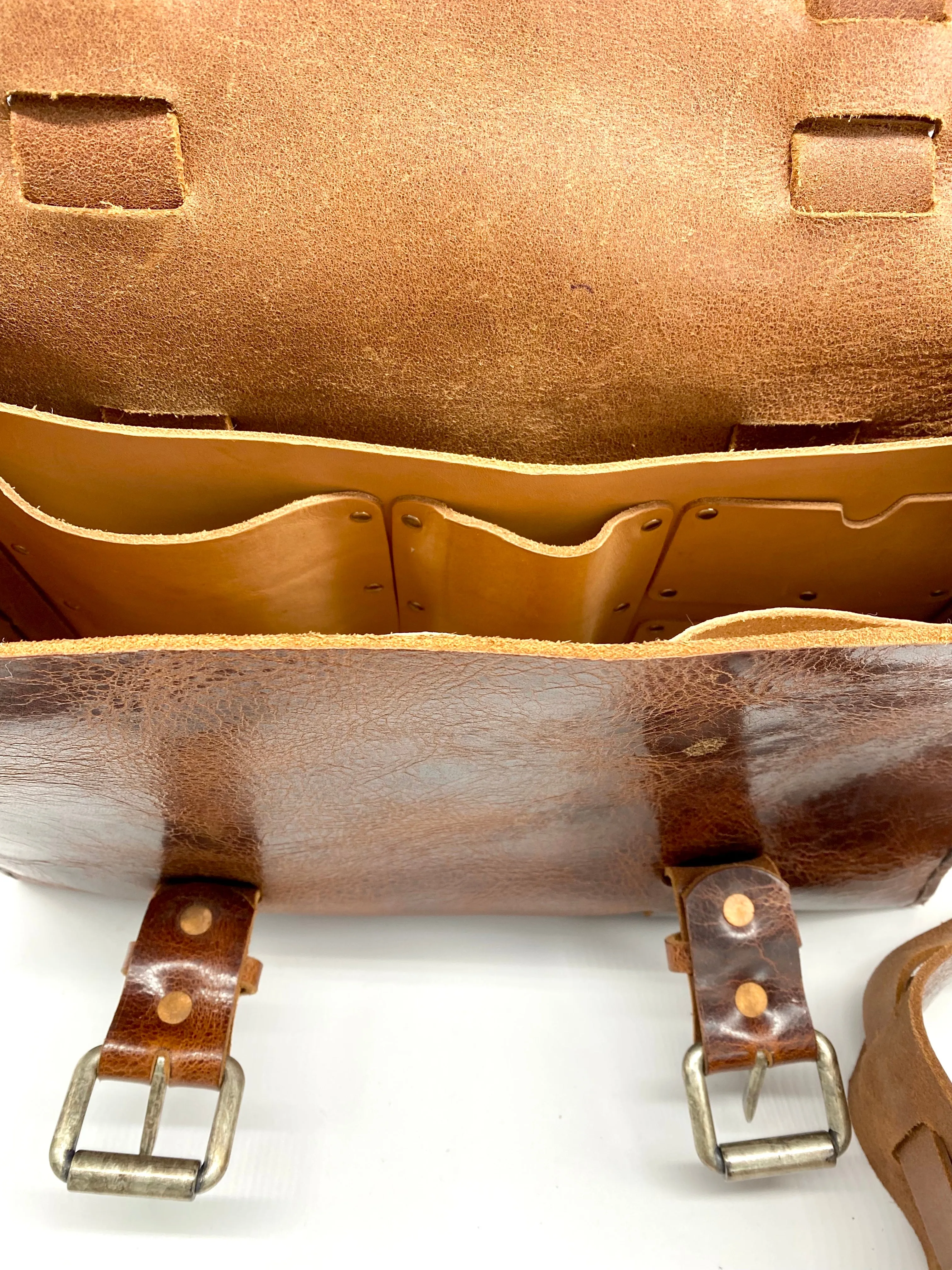 Seasoned No. 4313 - Minimalist Standard Leather Satchel in Glazed Tan with Front & Rear Inserts